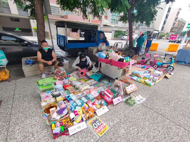 暑假首發!     假日二手市集逛起來        響應環保做公益