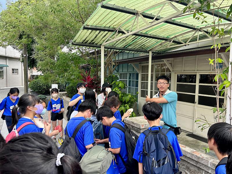 桃園市立大溪木藝生態博物館導覽員介紹歷史建築警察宿舍群