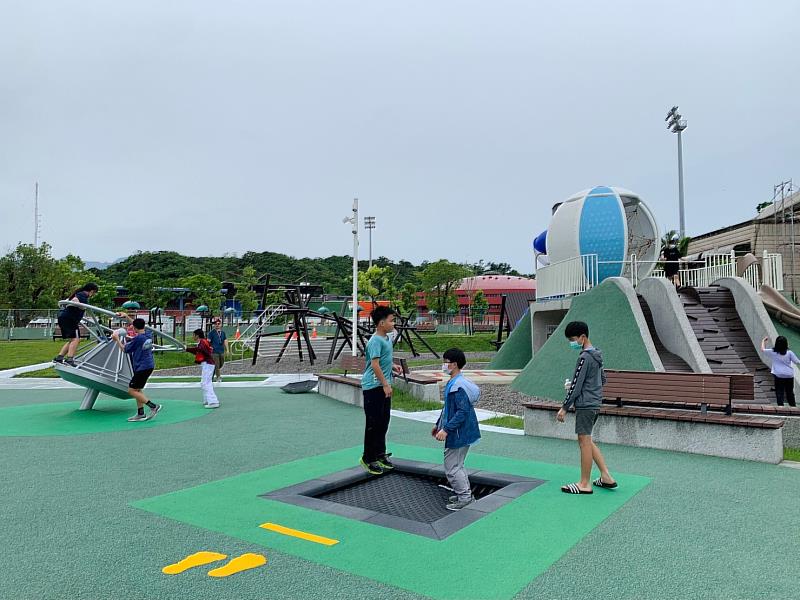 臺東CRC兒童遊戲權工作坊 兒少代表為臺東公園健康檢查 優化公園友善環境