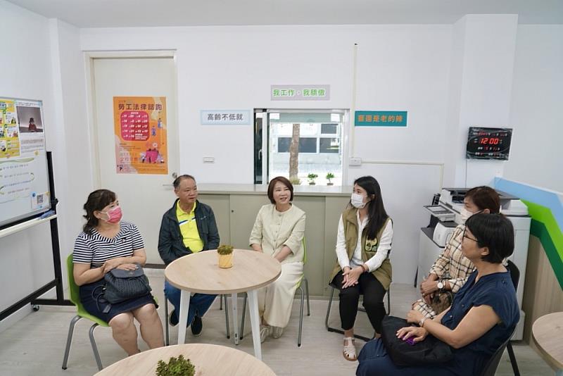 屏東縣銀髮人才服務據點週年慶 銀髮人才及友善雇主分享會