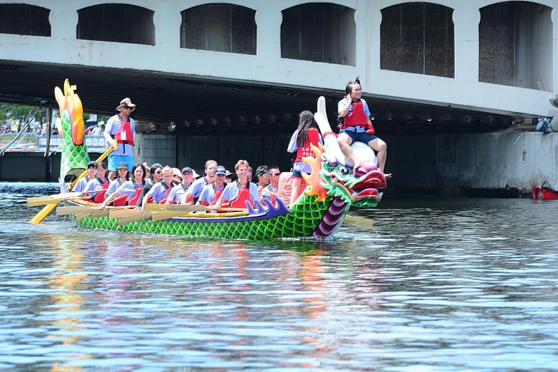 文藻國際學生龍舟隊參賽
