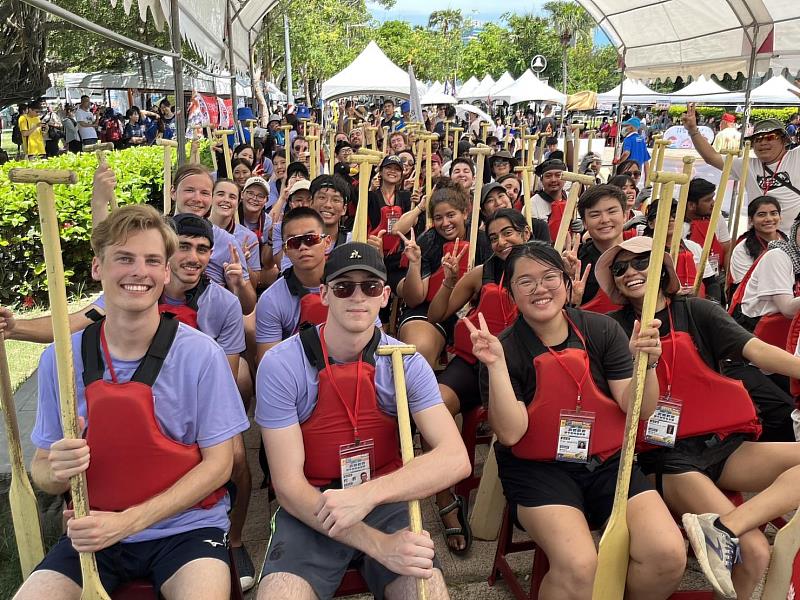 選手們進行檢錄