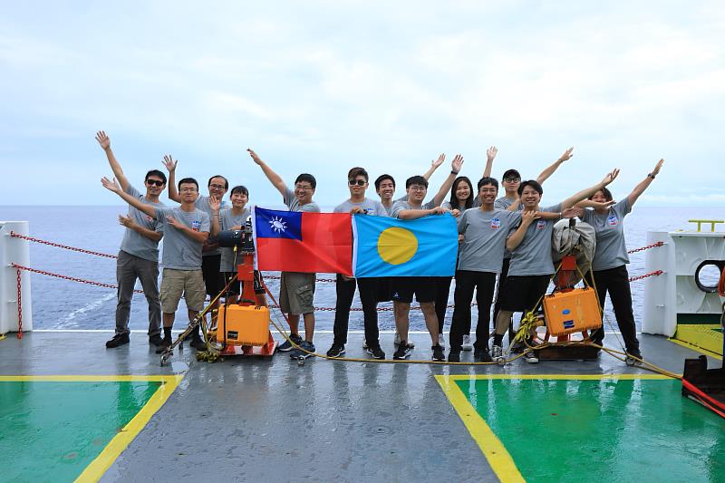 研究團隊抵達帛琉海域。(吳維常 攝)