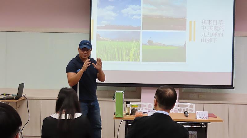 南華大學舉辦創業交享聚，邀請翔豪味食品有限公司董事長簡廷宇蒞校演講。