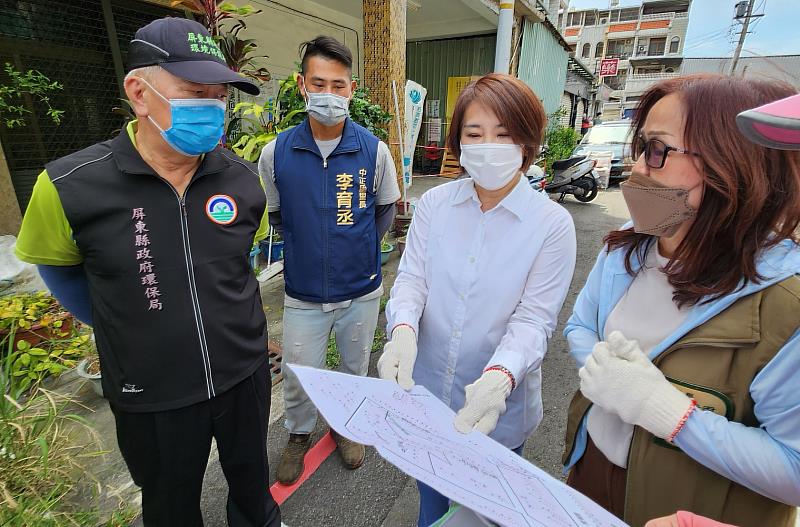 周春米縣長趕到現場了解清消狀況