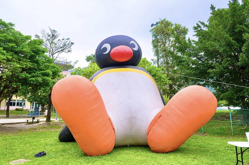 巨型企鵝Pingu來賣萌!  東石海之夏可愛登場-1