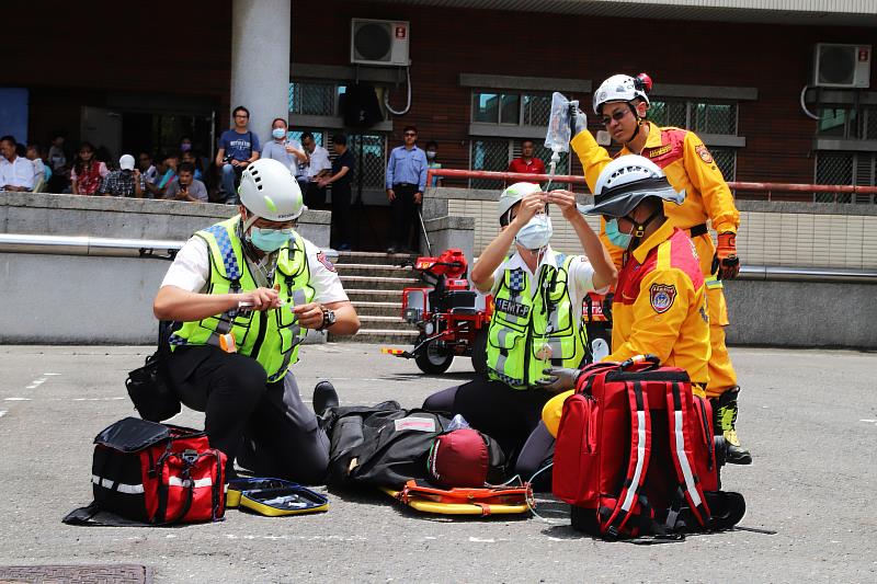 嘉縣消防局受贈新式科技設備 搶救人命更有效率