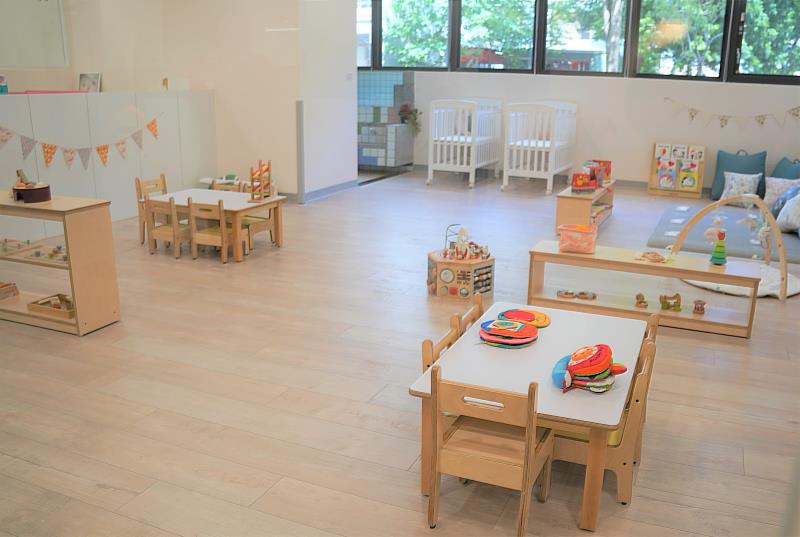 新竹縣公設民營社福館托嬰中心準備豐富教具，提供嬰幼兒學習。