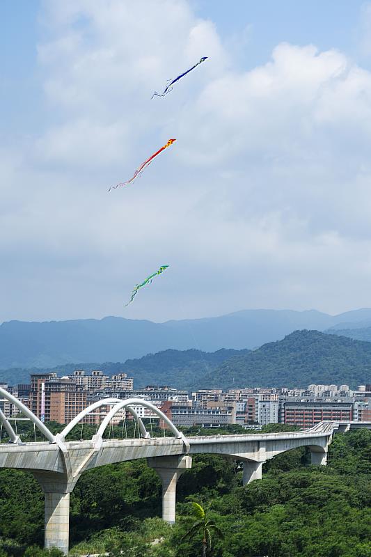 黃景楨大型風箏計劃_〈鶯歌之翼〉