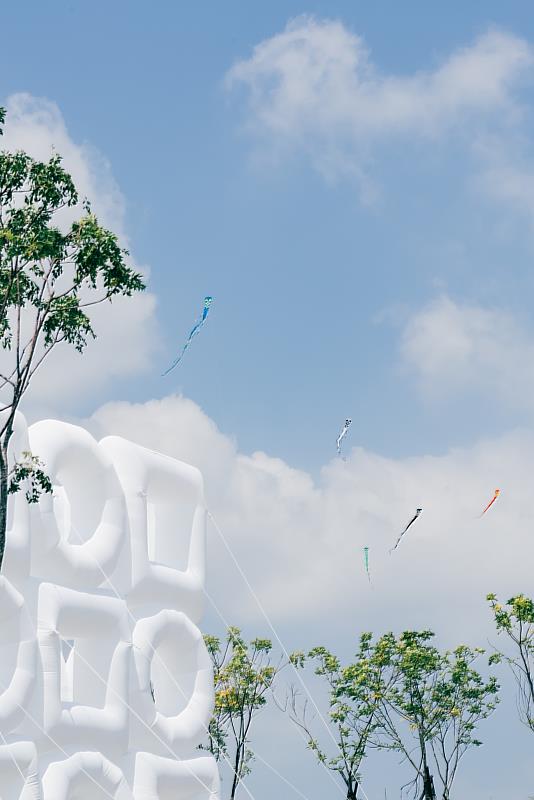 黃景楨帶來的〈風吹新北光芒萬丈〉大型風箏計劃