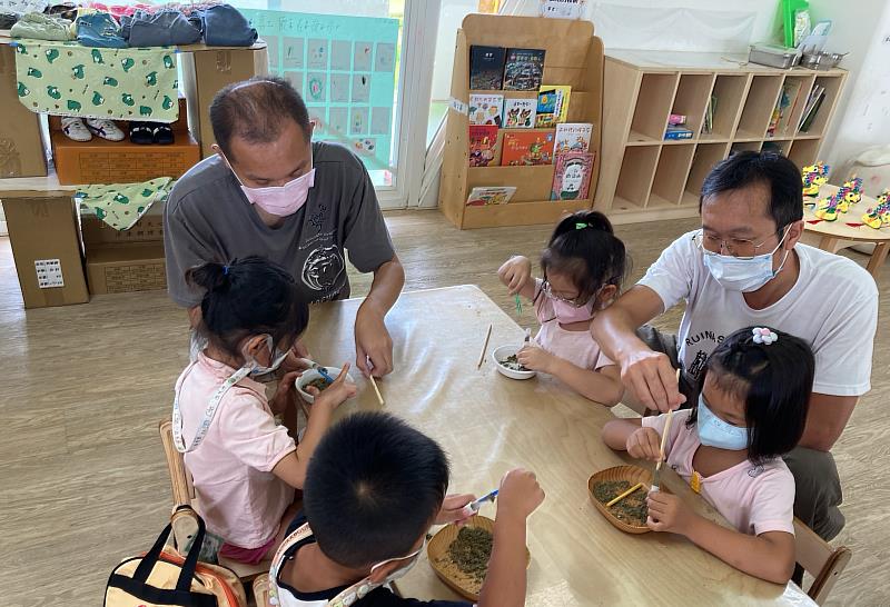 崑山土城非營利幼兒園辦理親子共樂－手作艾草粽香趣