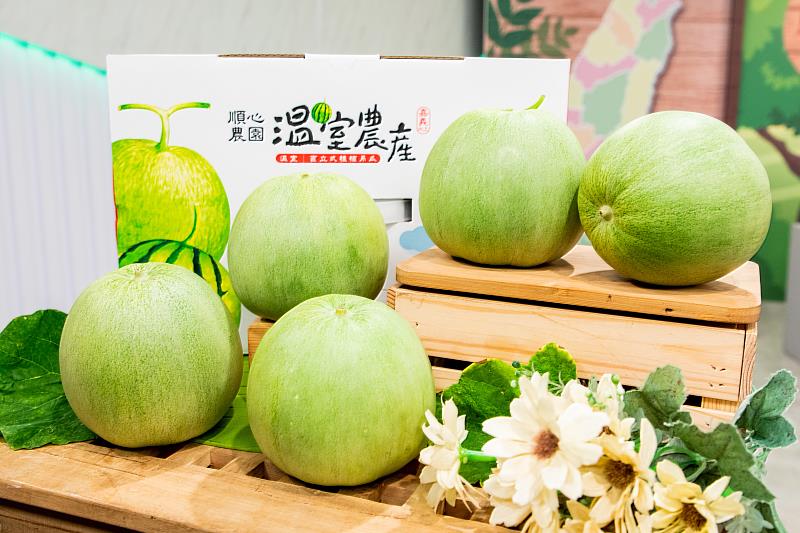 翁章梁購物台直播秀 邀鄉親大啖「翠妞-綠翡翠香瓜」-2