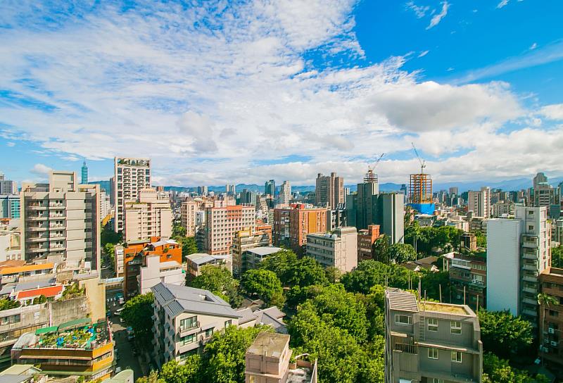 永慶房產集團統計出近一年雙北市熱門購屋路段，新北市中和區景平路以272件交易量奪得第一，前十名淡水區就佔了四名，顯示房市相對熱絡。（房市示意圖）