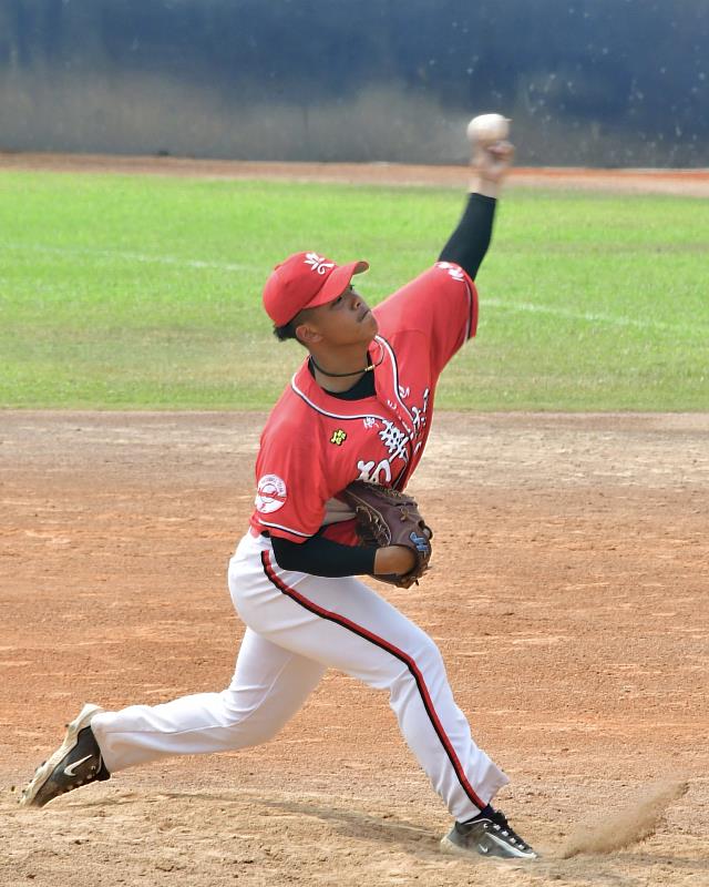 南華大學棒球隊左投黃群，於2023中職選秀會獲台鋼雄鷹球團指名，實現進入職棒的目標。