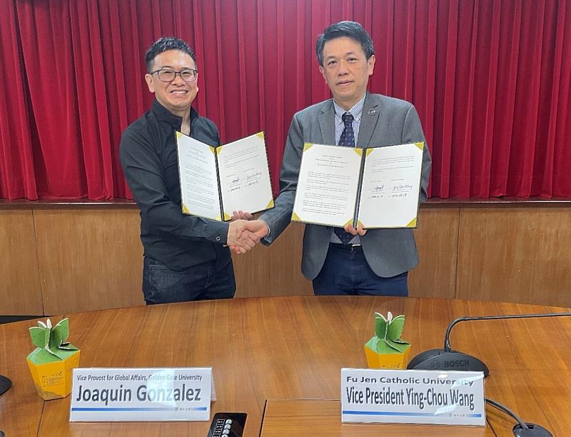 輔仁大學王英洲副校長與Vice Provost Joaquin Gonzalez簽訂學術合作協議書