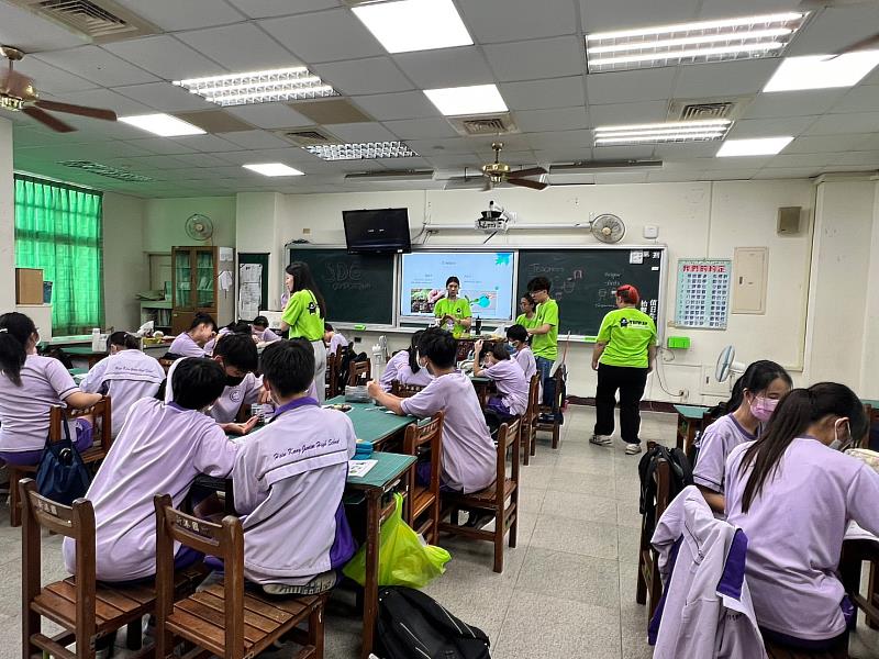 海外青年英語服務營 架起學生跨文化交流橋樑