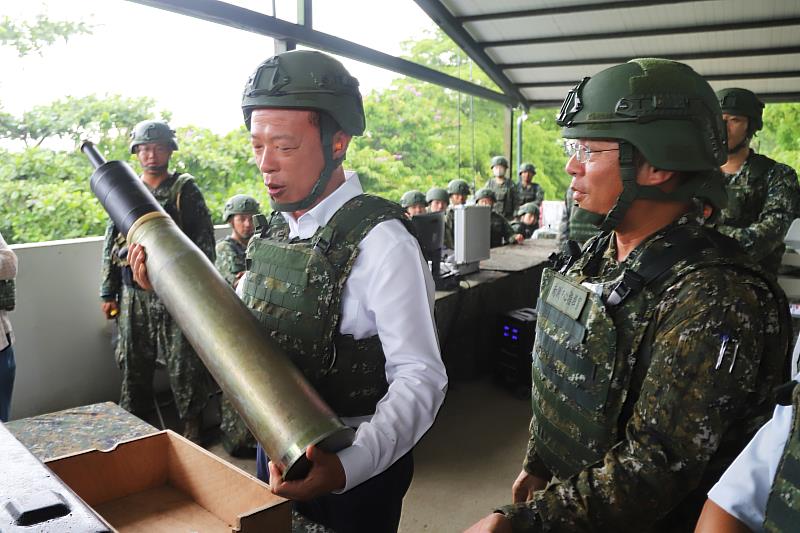 翁章梁陸軍南測中心敬軍 頒加菜金2萬元