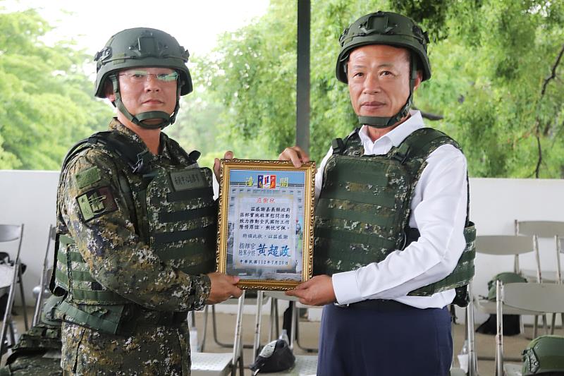 翁章梁陸軍南測中心敬軍 頒加菜金2萬元