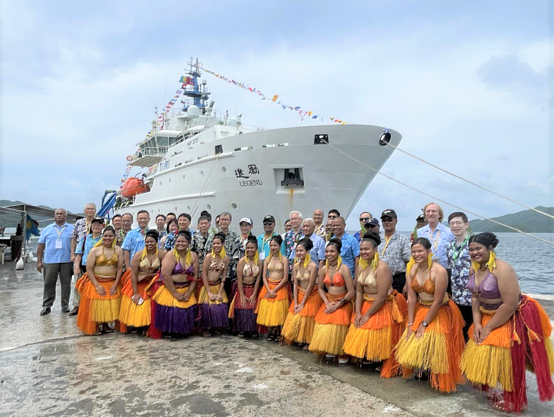 國科會主委吳政忠率領研究船「勵進號」來帛琉進行航向藍海計畫合影