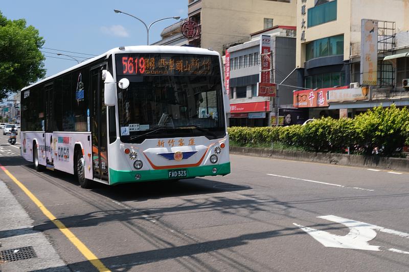 縣府交通旅遊處在力拚今年10月上路之前，下週將先配套爭取新竹客運配合TPASS繼續經營跟桃竹竹苗相關的54條客運路線