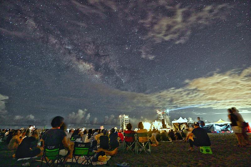 台東最美星空音樂會7/22東河登場 金樽陸連島沙灘享星光 歌聲串起太平洋海韻 感受沁涼台東