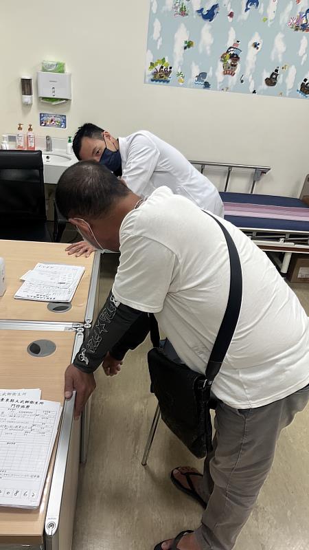 骨骼強健 生活不卡卡 高醫駐點大武衛生所骨科醫師看診獲鄉親好評