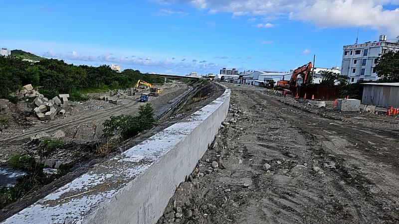 縣長饒慶鈴今視察水利工程防颱應變整備情形 希加強巡視確保民眾生命財產安全