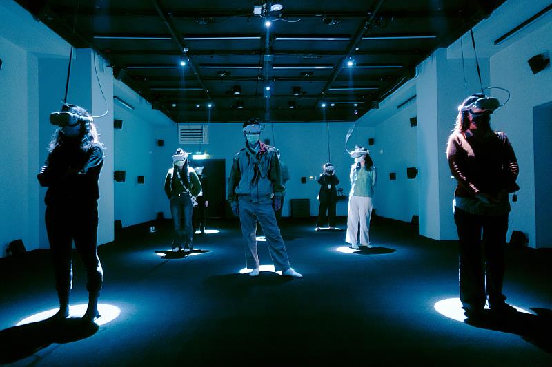 C-LAB臺灣聲響實驗室X「一當代舞團」蘇文琪《黑洞博物館 + 身體瀏覽器》現場演出照。
