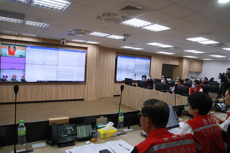 饒縣長視察中颱杜蘇芮災害應變中心 感謝編組同仁辛勞並指示全力做好防災應變與準備