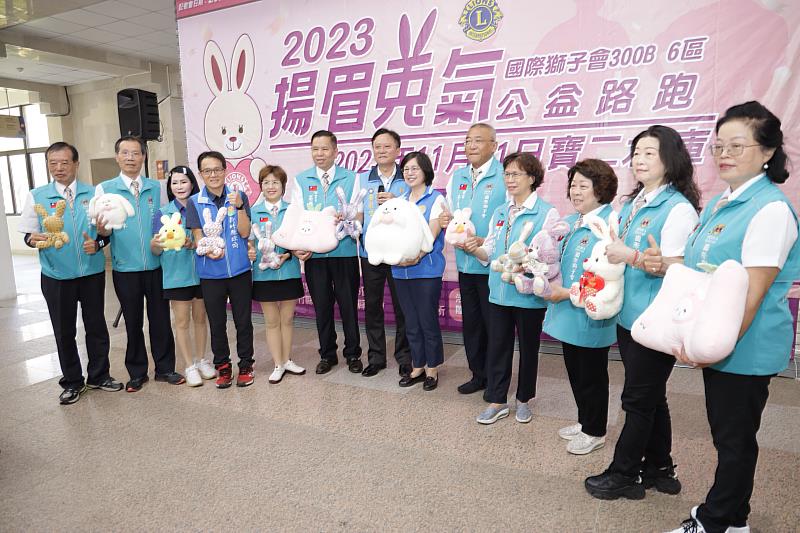 0B5A6685新竹縣政府秘書長陳季媛歡迎全國民眾一起來參加，跑出健康，齊心做公益