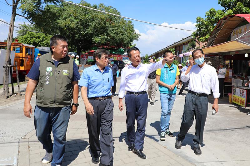 再創嘉義旅遊新亮點 翁縣長視察蒜頭糖廠五分車新車廂