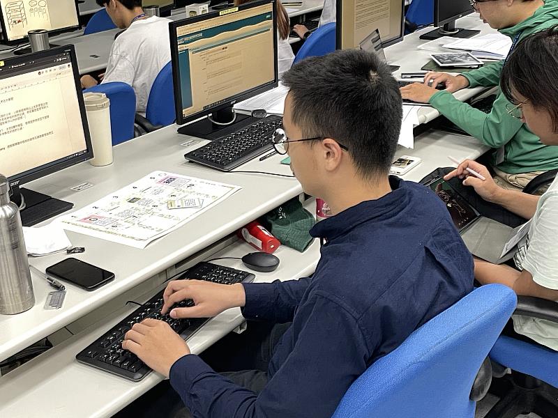 學員設計ARG遊戲教案。
