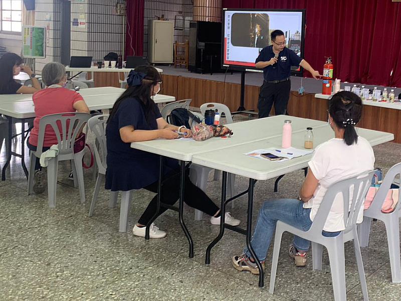 大葉大學消防安全學程周中祺老師與員東國小幼兒園教師分享防災教案