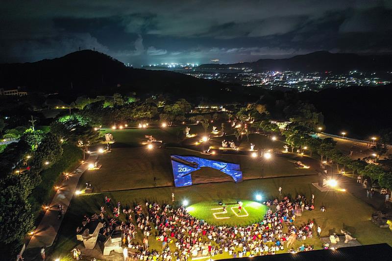 朱銘美術館夏日夜開搭配活動免費入園 參與人潮盛況(資料照片)