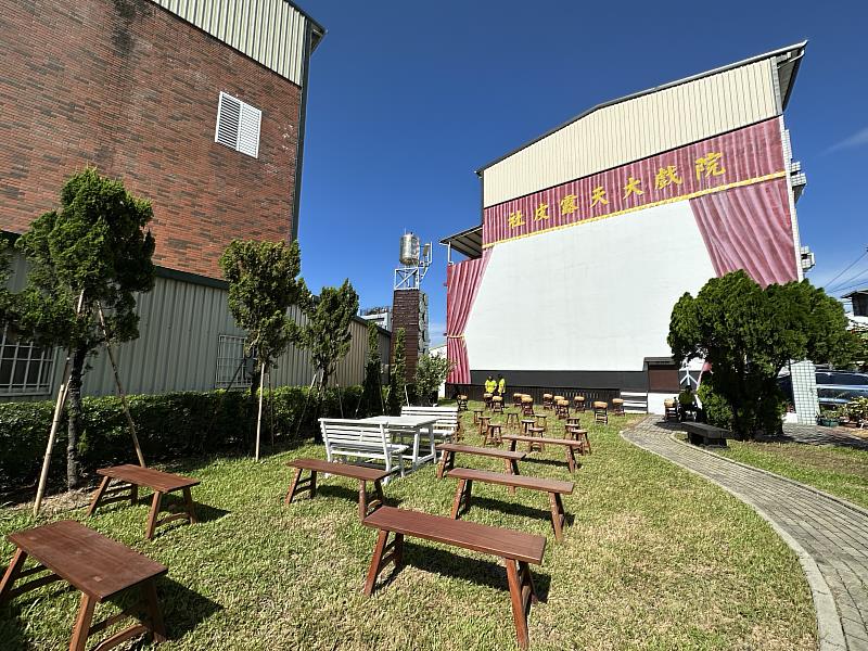 社中電影公園電影撥放牆