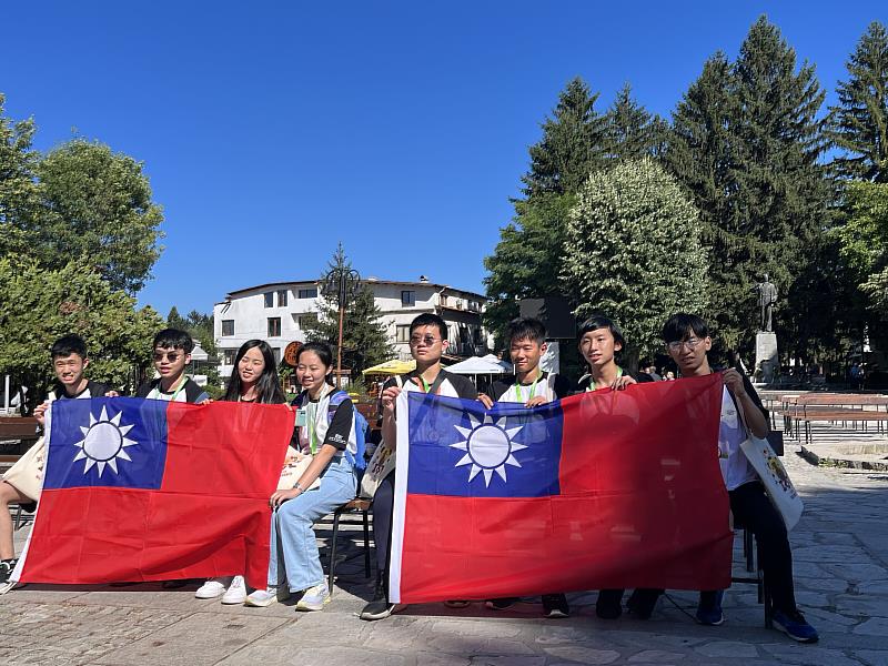 2023國際語言學奧林匹亞競賽台灣代表隊合影