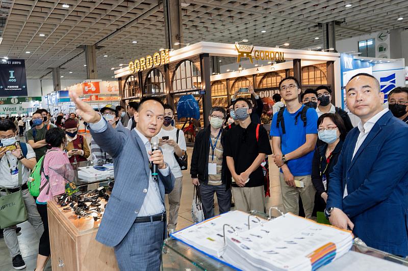 1.2024年Taipei AMPA Mega Show系列展將於4月17至20日南港展覽1館盛大展出。展覽緊扣全球發展脈動、尖端技術與顛覆式創新，串接起跨產業汽機車生態系，並規劃豐富專業活動，吸引國際買主、媒體與產業達人參與盛會。