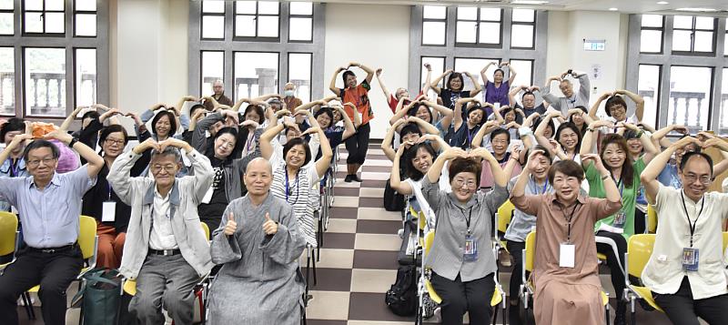 華梵大學舉辦為期一個月的「韓國佛畫彩繪研習營」。