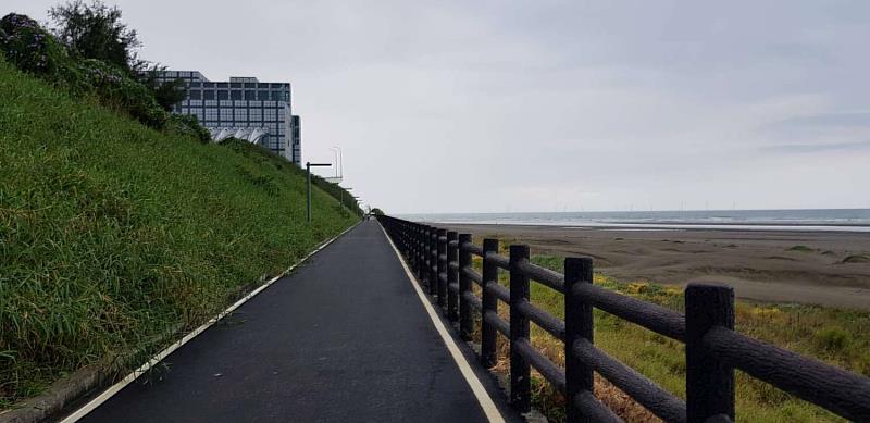 「新竹17公里海岸線自行車道」完工再升級！ 優化3300米鋪面營造優質騎乘環境