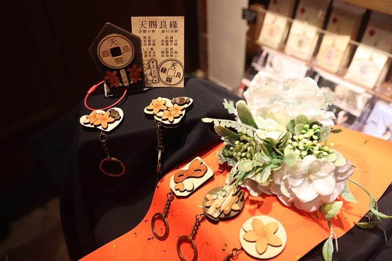 在林本源園邸文創商店消費滿200元，即可有機會抽七夕特色文化創意禮品