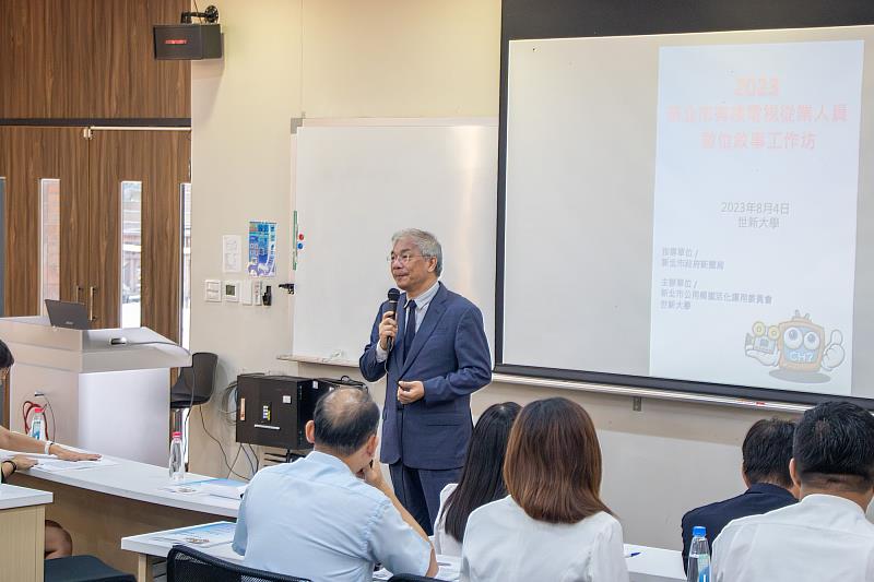 世新大學校長暨新北市公用頻道活化運用委員會召集人陳清河於開幕時致詞，期許媒體業者與時俱進，透過數位敘事傳遞「好」故事。（世新大學提供）