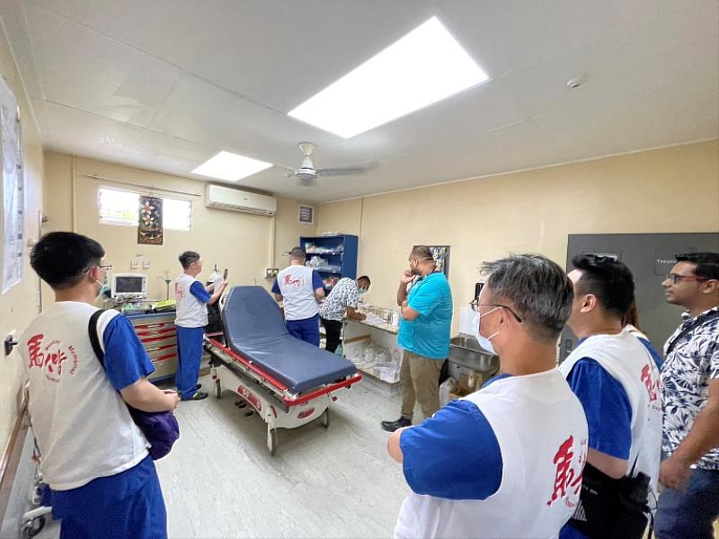 馬偕醫療團進行慢性腎臟病長期照護指導。