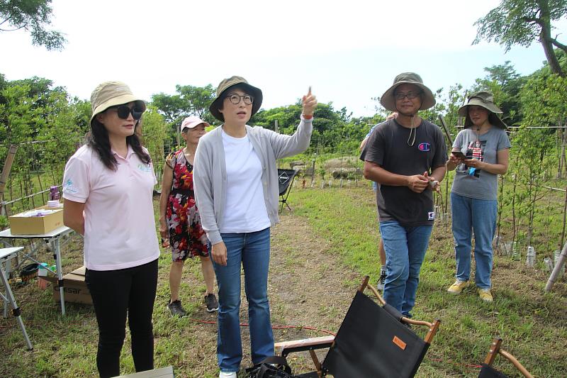 臺東縣府力推合法營運 饒慶鈴今赴現地親頒花東首件微型露營場取得土地許可 將持續輔導露營場