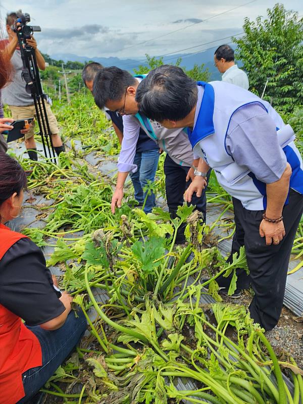 農業部陳吉仲部長視察南投縣卡努颱風災損情形