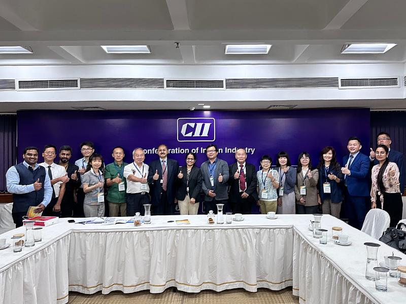 1.由經濟部國際貿易局與外貿協會共同辦理「2023年印度貿易訪問團」帶領台灣11家企業代表於8月6日至8月11日前往新德里及孟買，在貿協新德里辦事處安排下，拜會印度工業聯合會(CII)。(貿協提供)
