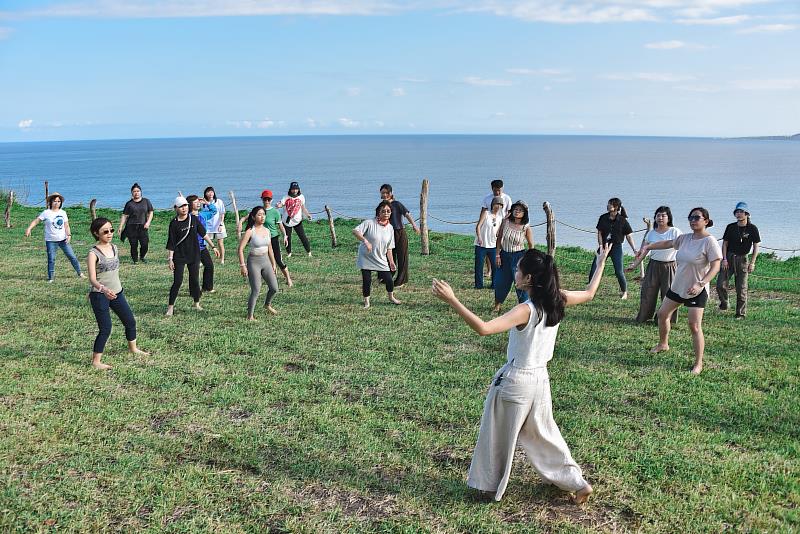 海上做瑜珈！臺東《自然醒慢活祭》推海洋療癒系列體驗行程