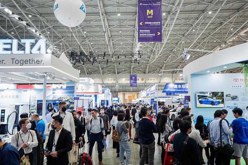 1. 2035 E-Mobility Taiwan是全臺唯一專注電動車、自駕車產業之專業展，2023年展覽吸引103國、逾5萬人次專業買主及國際媒體造訪。(貿協提供)