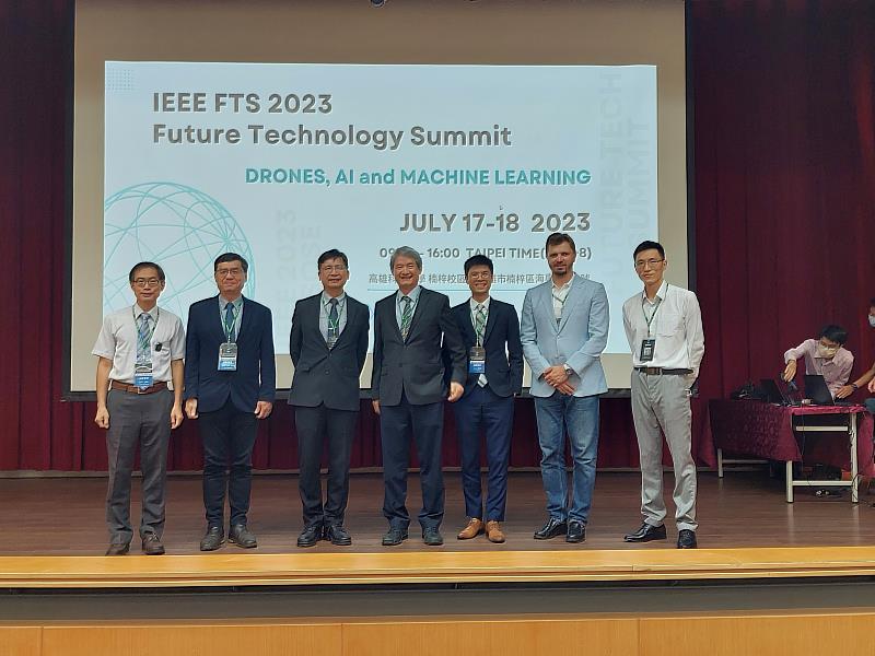 IEEE Future Technology Summit今年主題聚焦在無人機科技，高科大由漁業科技與管理系副教授劉仁銘負責本次會議，他表示無人機除了因烏克蘭戰爭而引發應用上的關注外，實際在農漁業上的應用也將成為未來的主流，特別是台灣農漁業發展受限於腹地小，較適合精緻化的經營型態，在相關無人化、自動化、智能化設備的採用，需要藉由國外實際案例分享，輔以政府協助降低資本及技術門檻，才能有效促進國內業者投入採用創新生產方法。