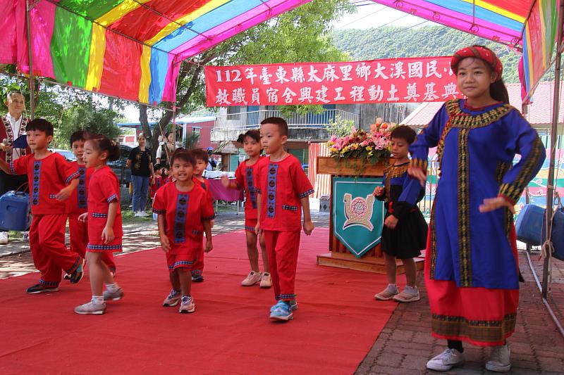 東縣大溪國小教職員宿舍克服萬難開工 饒慶鈴盼為師生營造安全安心環境