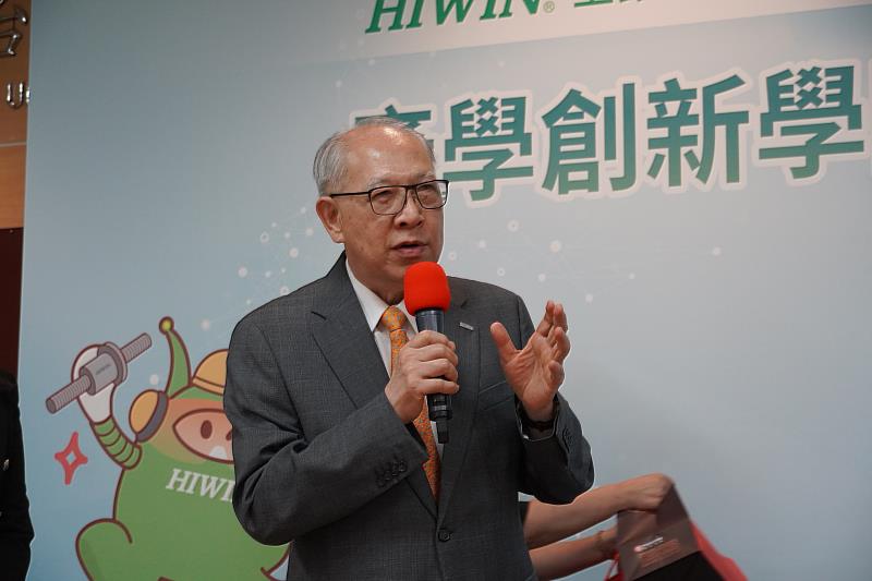上銀科技創辦人卓永財致詞。